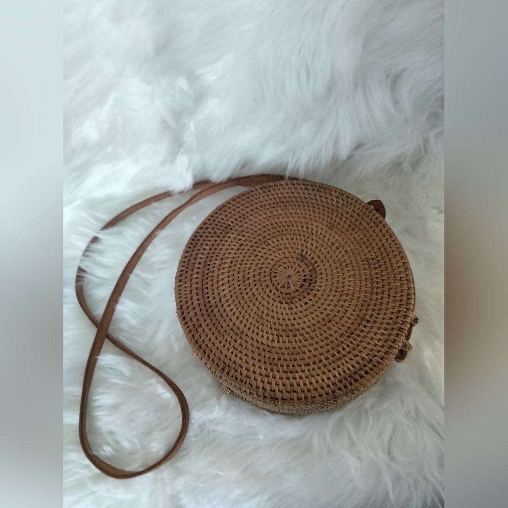 🌿✨ Boho-Chic Round Rattan Handbag ✨🌿 - Picture 6 of 6